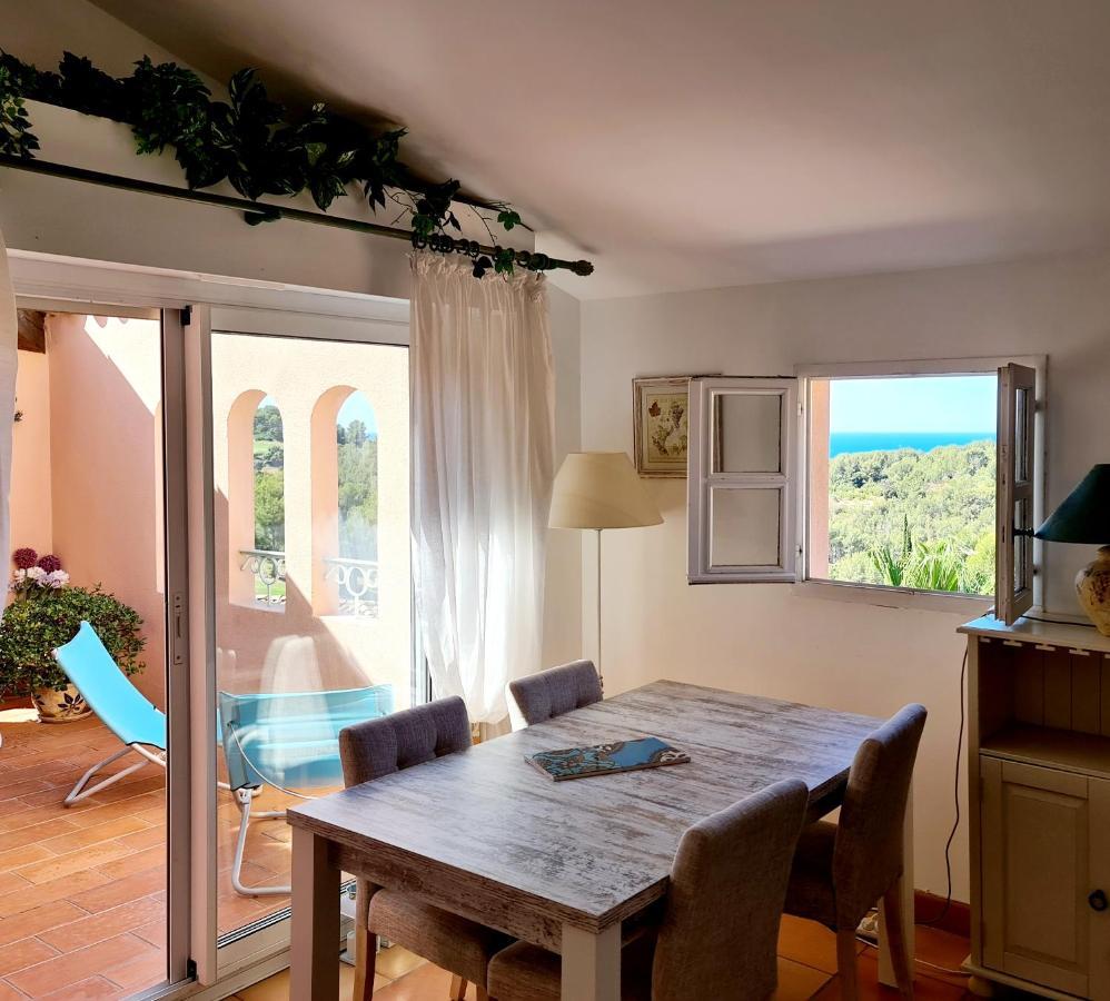Апартаменты Hameau Des Amandiers - Vue Mer, Golf Et Vignes Сен-Сир-сюр-Мер Экстерьер фото
